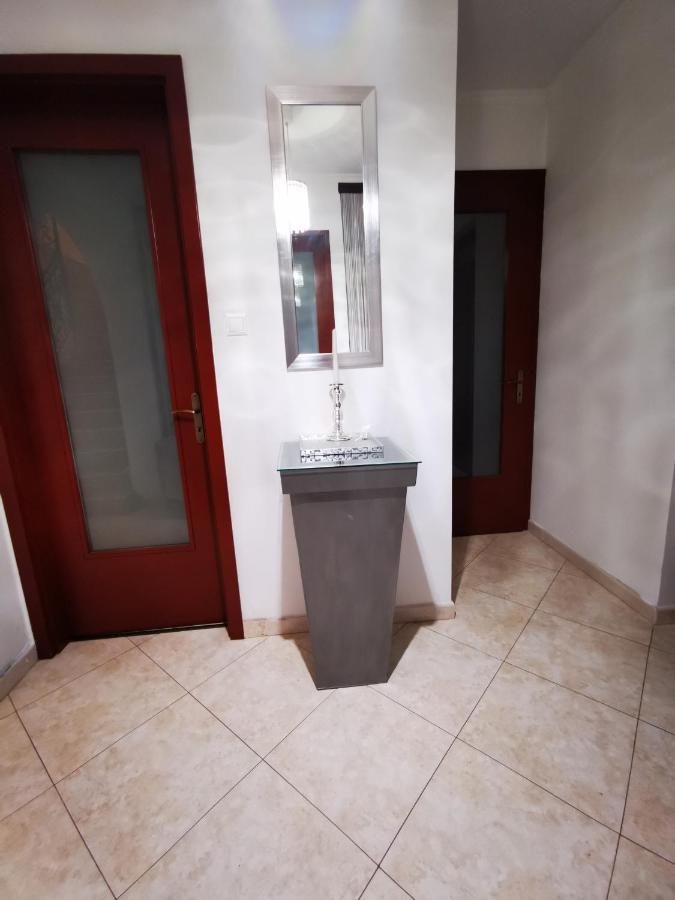 Appartement Luxury Basement In The Surrounding Of Budapest à Mogyoród Extérieur photo